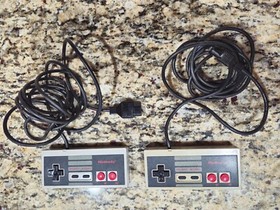 Nintendo NES-001 Console Controllers Zap Gun AC Adapter AV Cable 9 Games Tested!