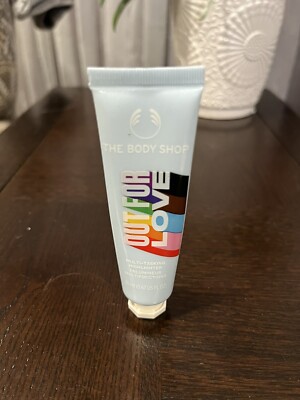 The Body Shop Out For Love Multi-Tasking Highlighter PEARL