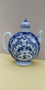 Chinese Blue and white Porcelain Handmade Exquisite wine pot