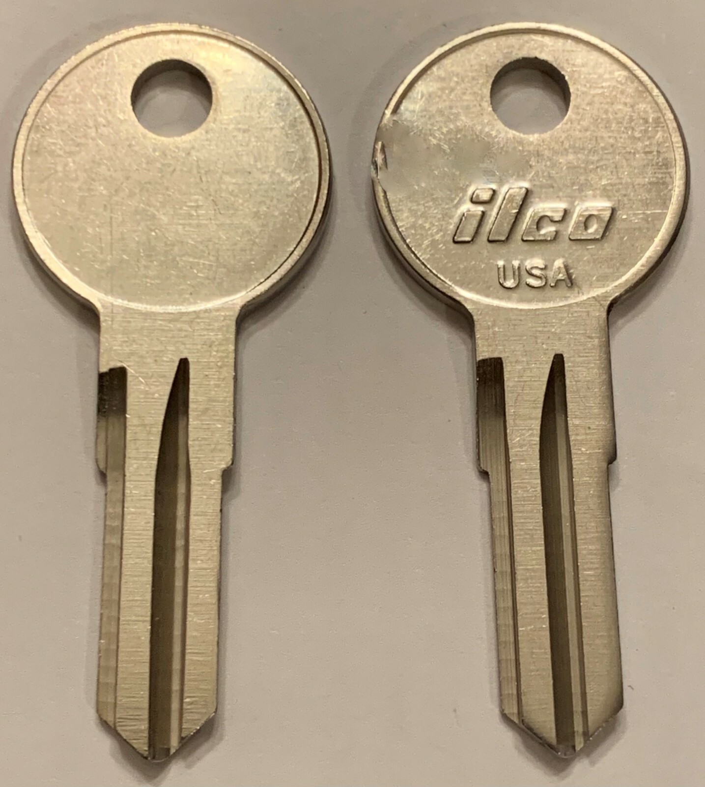 2 Thule Roof Rack keys cut to code key codes 001200 eBay