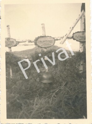 Foto WK2 Gebirgs-Armeekorps XIX Narvik Soldatenfriedhof Grab Uffz. Wuth M1.35
