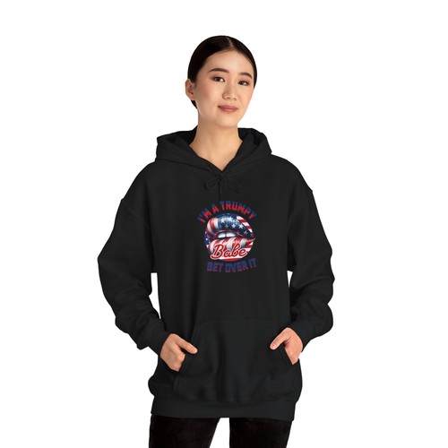 Trump Babe Unisex Heavy Blend™ Kapuzenpullover, Militärgeschenk, Trump Geschenk - Bild 6 von 20