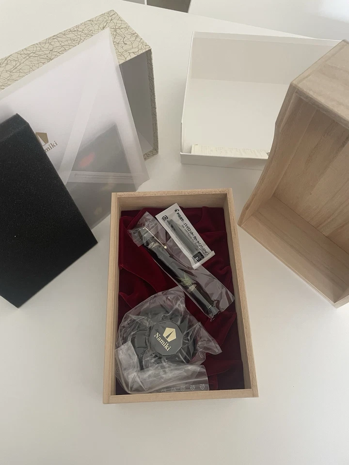 NAMIKI NIPPON ART ORIGAMI CRANE FOUNTAIN PEN - Immagine 2 di 4