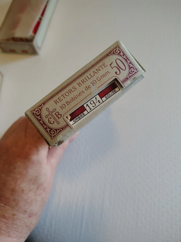 Retors Brillante Cotton Spool Thread + Box CARTIER-BRESSON Paris #194 Ombre Red - Image 4 of 4