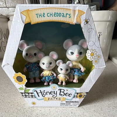 Honey Bee Acres The Cheddars Mouse Family 4 Figure Set, Removable Clothes