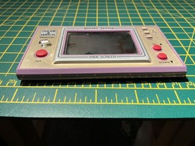 Nintendo GAME & WATCH SNOOPY TENNIS SP-30 (1982) &ndash; Vintage Handheld Console