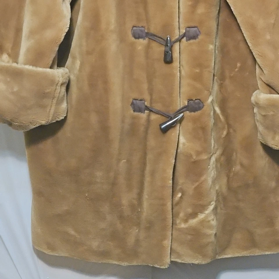 Dennis Basso Zip Plush Light Brown Faux Fur Coat • Large Buttons • Size 3X - Image 4 of 4