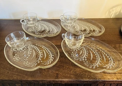 Vtg 1950's Homestead Snack Set by Federal Glass 4 Plates 4 Cups, 8pc Paisley