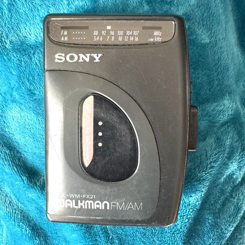 Sony Walkman  AM/FM WM-FX21 Portable Cassette Player  Radio Works Only - READ