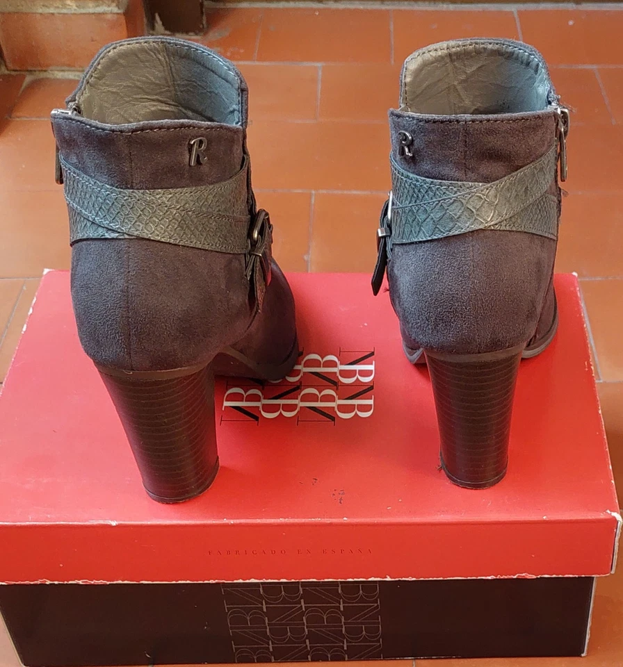 Botines imitación ante, color  marrón, marca Refresh . Número 35 - Imagen 2 de 4