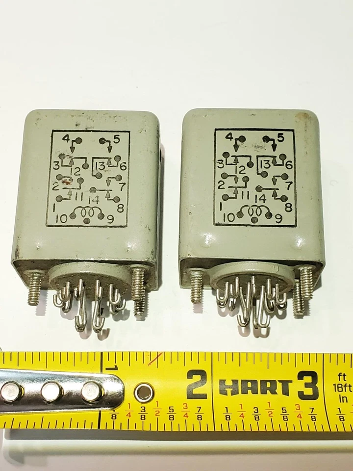 Reloj Elgin Dos Relés Avanzados TQ4C 24V División Electrónica 300 OHMS Foto 2 de 4