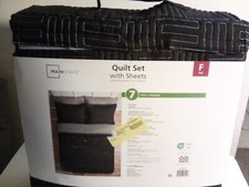 Seven Piece Quilt Set With Sheets