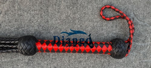 CATO O NUEVE COLAS TOP CUERO REAL FLAGGER LÁTIGO ROSAS ROJAS Y HOJAS ROJAS LÁTIGO - Imagen 6 de 7