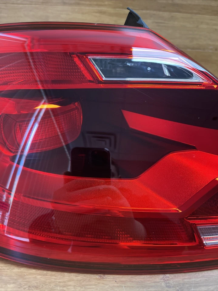 Luz de freno trasera izquierda Volkswagen Beetle 2012-2016 luz OEM Foto 4 de 4