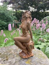 METAL RUSTY CAST IRON SITTING LADY STATUE GARDEN ORNAMENT