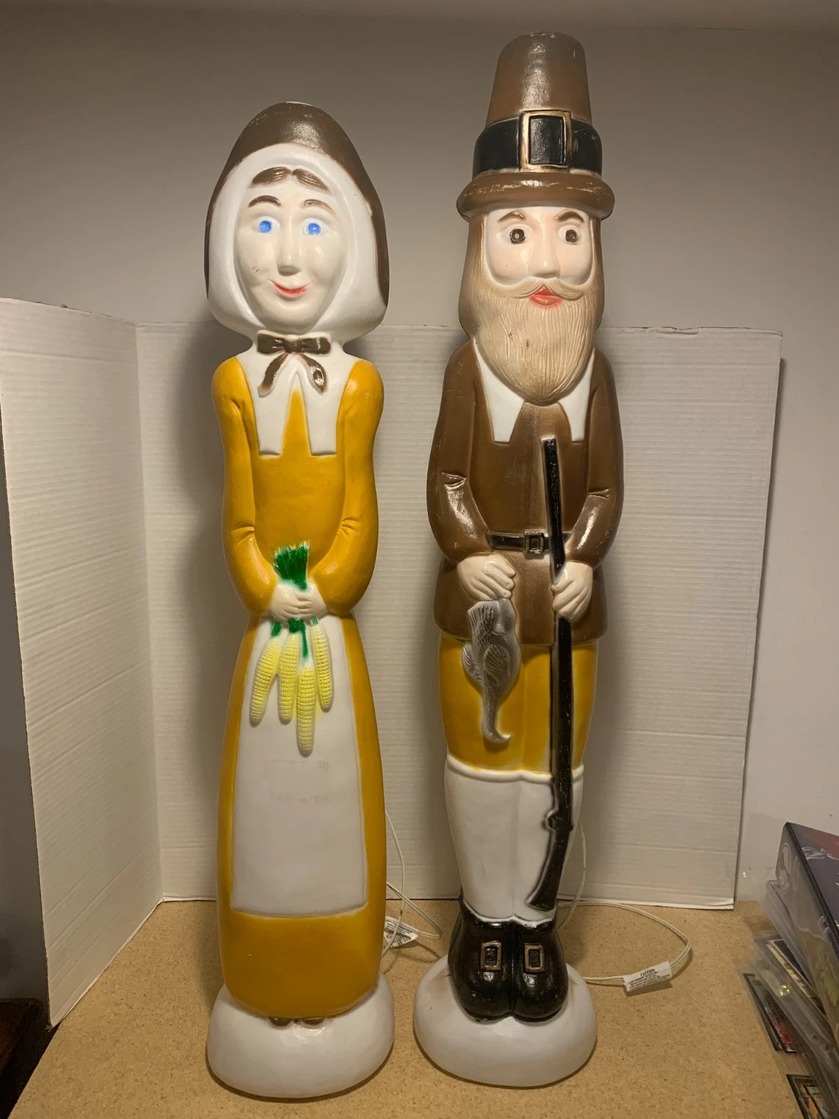 Vintage Don Featherstone Union Thanksgiving Pilgrim Couple Blow Mold Man Woman