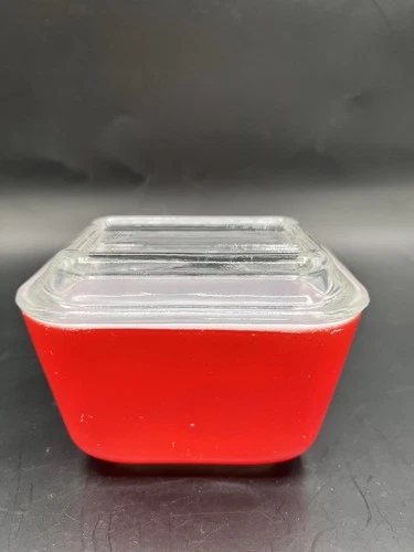 VTG Pyrex Red Glass Refrigerator Storage with LID 501-B