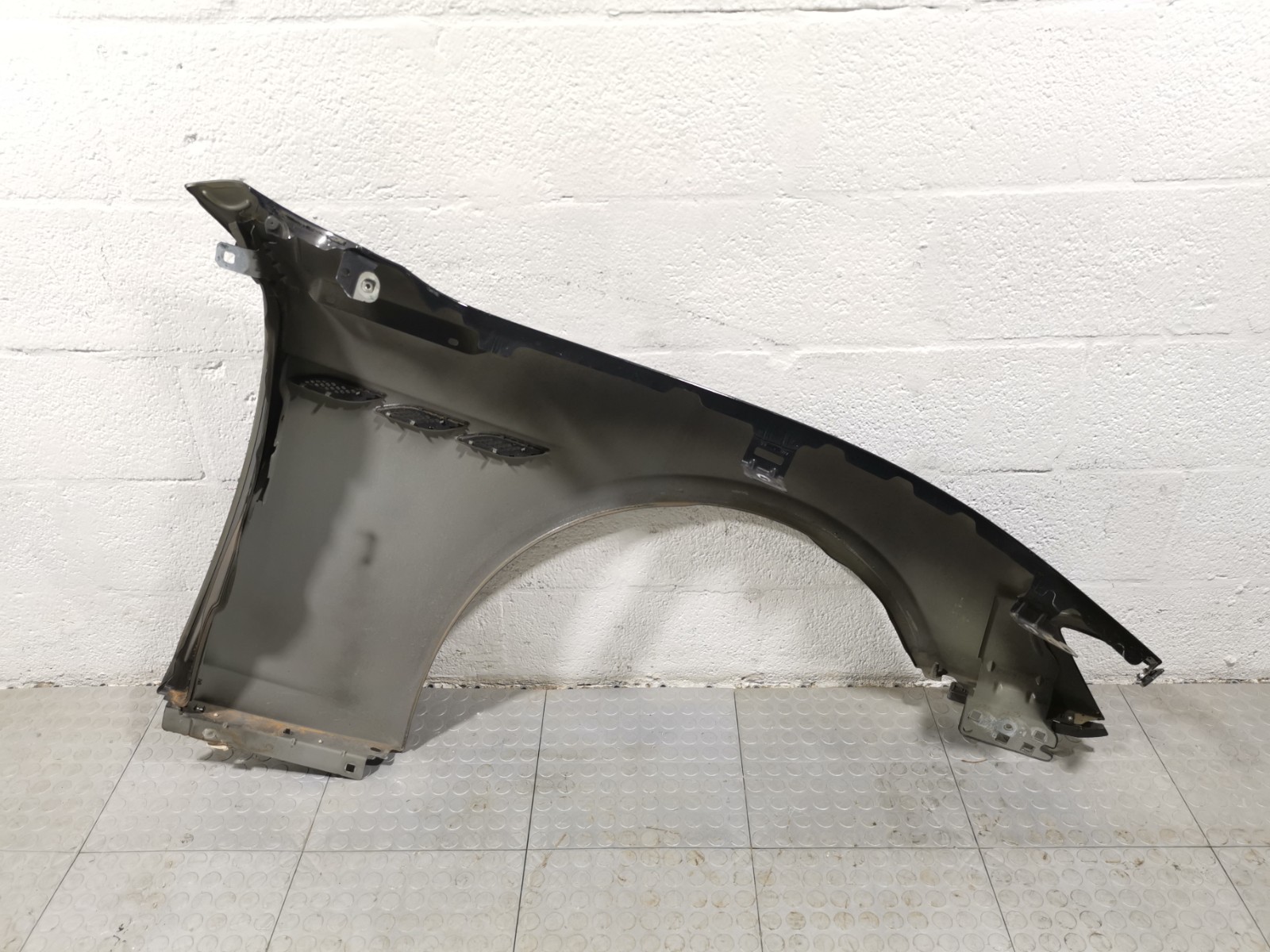 Maserati Ghibli RWD 2017 3.0L Auto Front Left Fender Panel Cover Black Color OEM