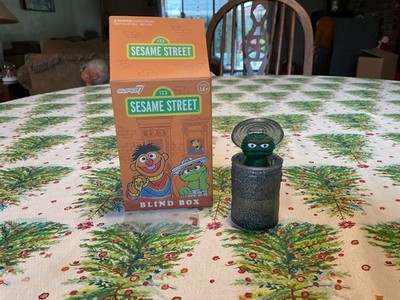 Super7 Sesame Street Oscar The Grouch Glitter Chase Blind Box Figure RARE NEW