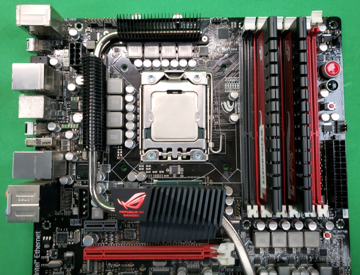 ASUS ROG Rampage III Formula X58 Motherboard LGA1366 + i7-950 +