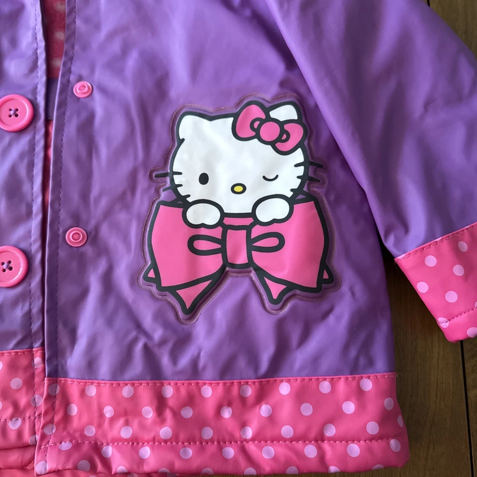 Impermeable Hello Kitty 4T Niñas Western Chief Rosa Púrpura Forrado Frontal A Presión Con Capucha Foto 2 de 4