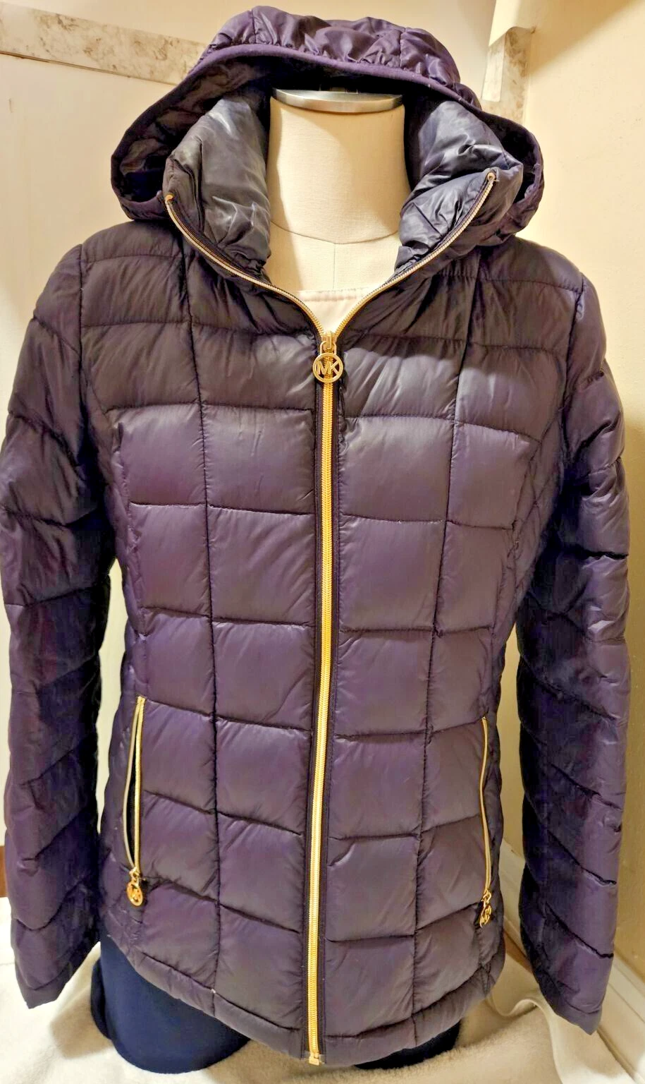 MICHAEL Michael Kors piumino donna con cappuccio impacchettabile iris scuro piccolo