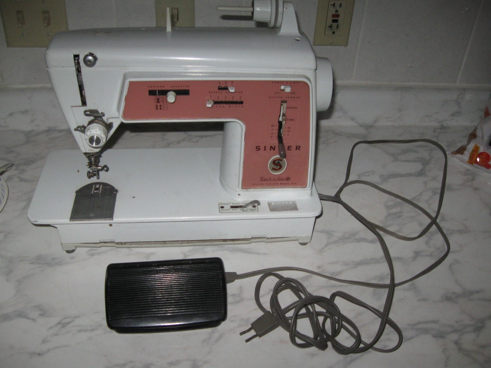 Vintage Singer Touch & Sew Special Zig Zag Model 626 Sewing Machine