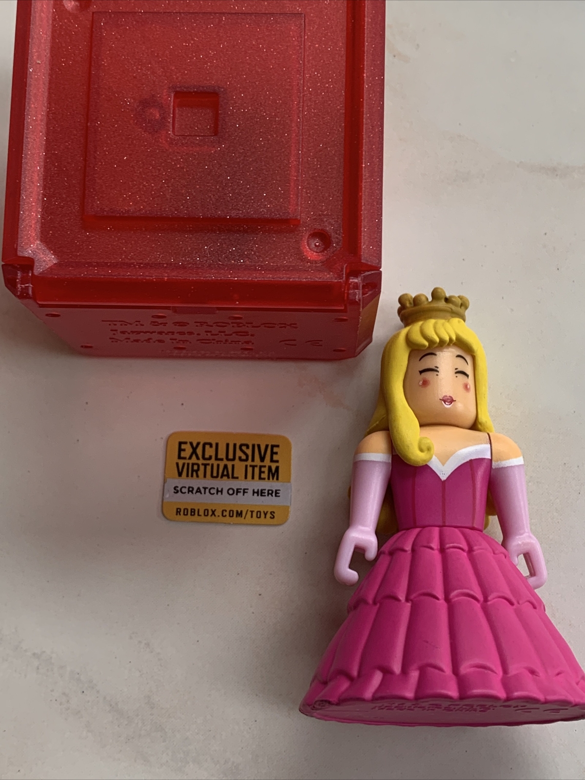 Roblox Celebrity Series 5 STAR SORORITY Figure +SORORITY STAR FACE
