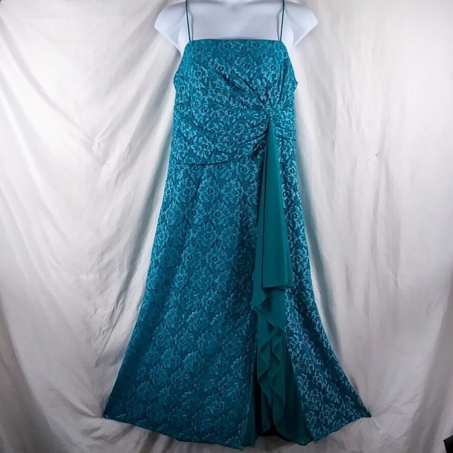 Fiesta Women's Turquoise Flowing Spaghetti Strap Formal Gown Plus Size 3XL | eBay Fiesta Women's Turquoise Flowing Spaghetti Strap Formal Gown Plus Size 3XL | eBay
