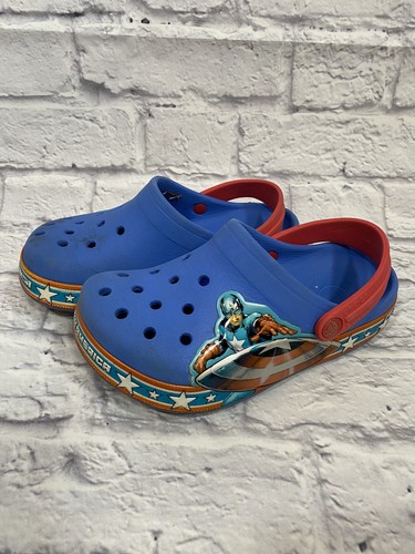 CROCS Big Kids Size J2 Crocband Captain America Clog Varsity Blue/Red - Picture 1 of 6