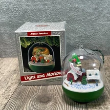Hallmark 1989 LIGHT And MOTION Christmas Ornament “Spirit Of St. Nick” W/Box