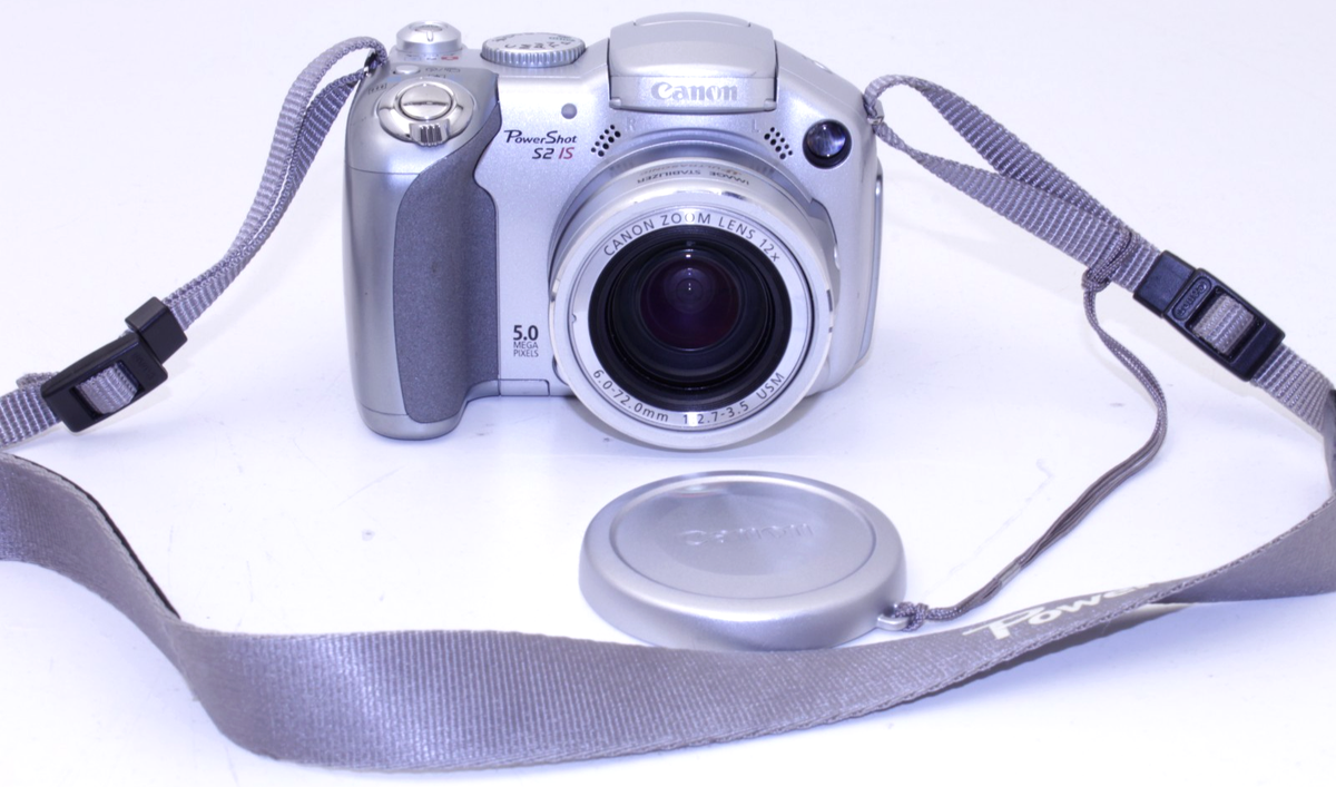 Canon Powershot S2 IS 5.0MP 12x Optical Zoom 4x AA Battery Digital