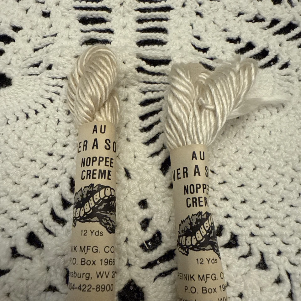 Au Ver A Soie Noppee Creme Thread Needlepoint Cross Stich Lot of 2 - Image 2 of 4