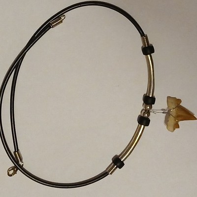(NEW!) (Good condition) Kid/Small Shark tooth necklace with Pendant unisex