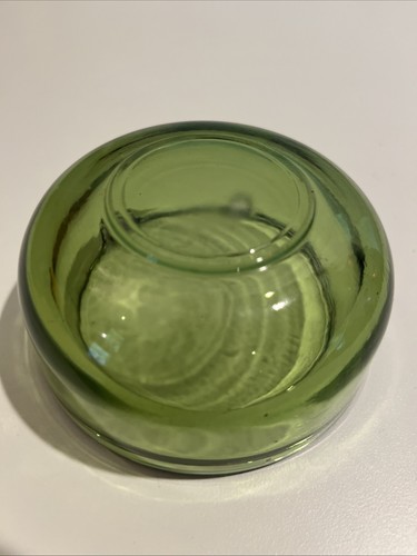 Vintage 1963 Ashtray Green Glass Translucent Mid Century Modern Made in USA - Picture 4 of 5