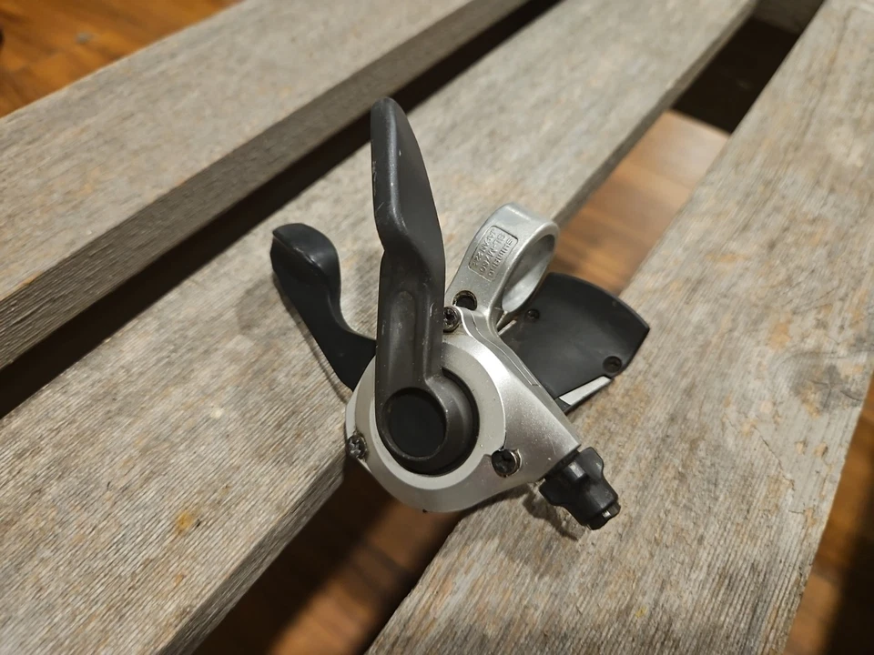 Shimano Deore XT SL-M760 3 Speed Trigger Shifter Right Front - Image 4 of 4