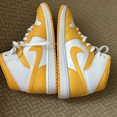 Jordan 1 Mid White/University Gold-White (BQ6472 117) SIZE 9.0 women’s. - Picture 3 of 6
