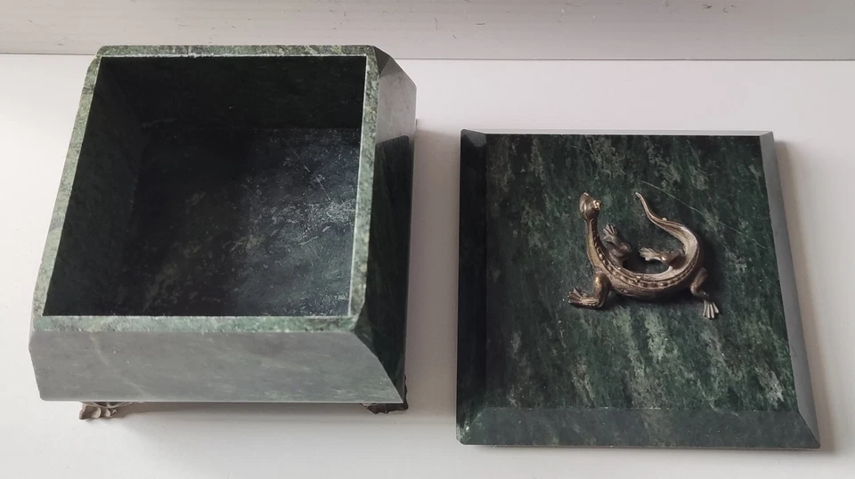 Boite en marbre et statuette salamandre lézard en bronze - Photo 4/4