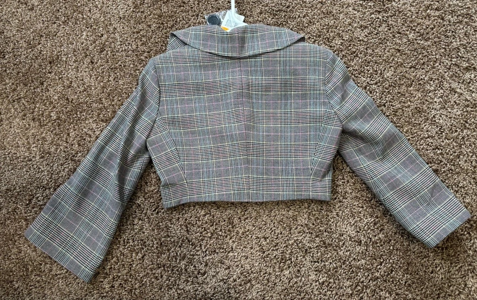 NWT To The Max Women’s Cropped Plaid Bell Sleeve Blazer Size Small $128 Retail - Image 4 of 4