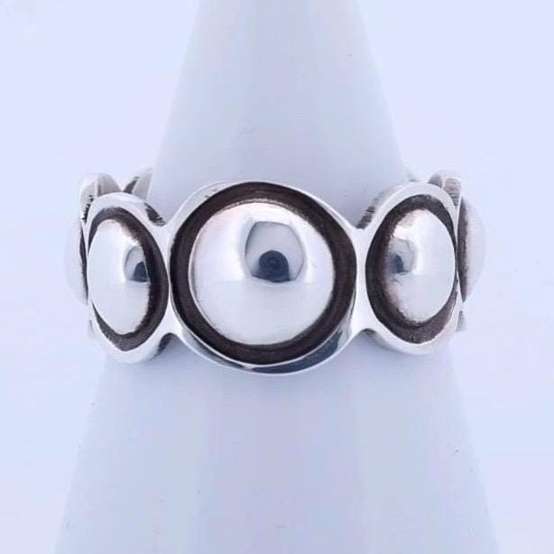 Alex Sanchez Round Dome Circle Repoussè Stamp Navajo Sterling Silver Ring
