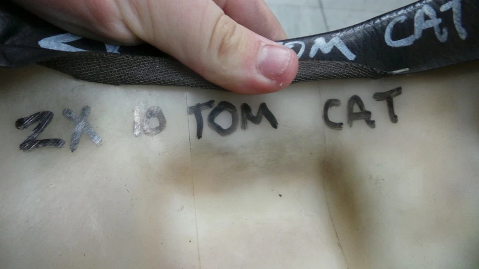 SILLA DE MONTAR KAWASAKI ZX 10 TOMCAT 1988 BUEN ESTADO VER FOTOS Foto 3 de 4