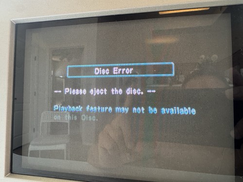 Sylvania SSC509D CRT TV with built-in DVD player (9”, manufactured April 2003). - Picture 9 of 9