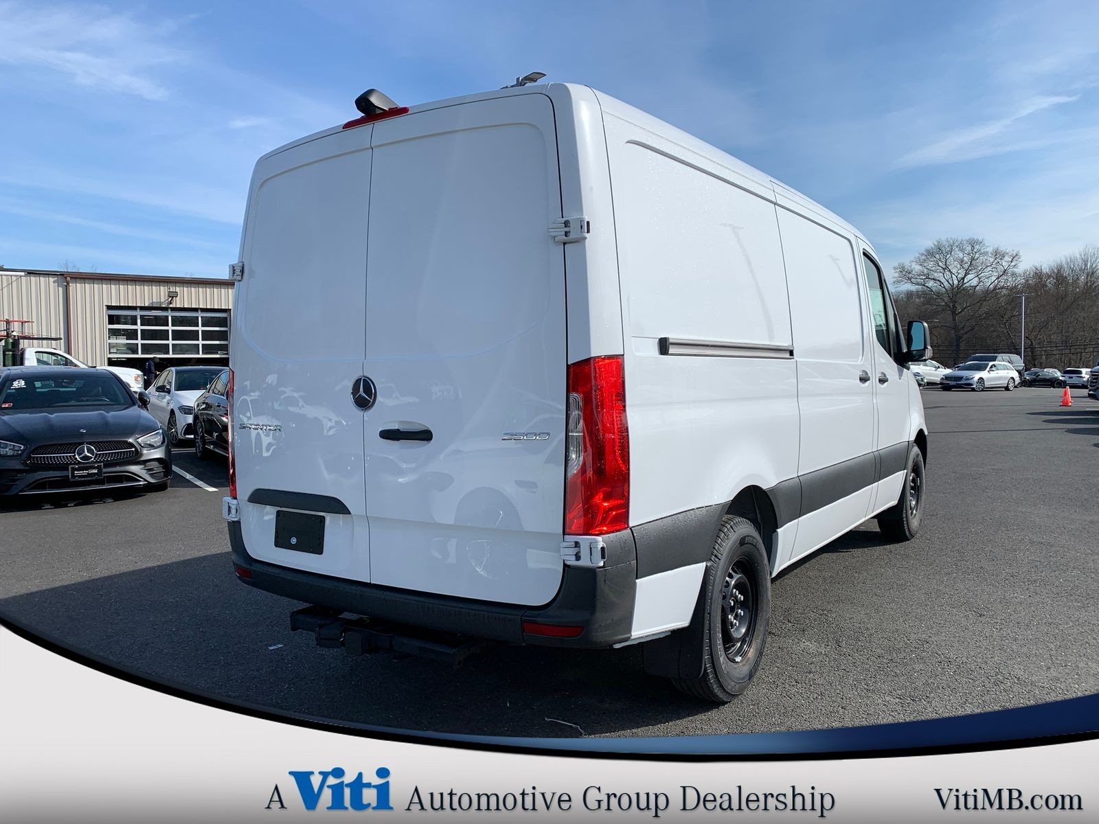 2025 Mercedes-Benz Sprinter 2500 Cargo 144 WB thumbnail 8