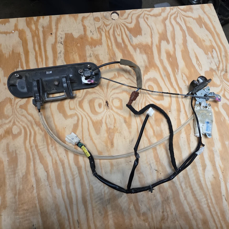 Nissan XTerra Trunk Tail gate Liftgate Lock Latch Actuator 2005-2015 OEM - Image 4 of 4