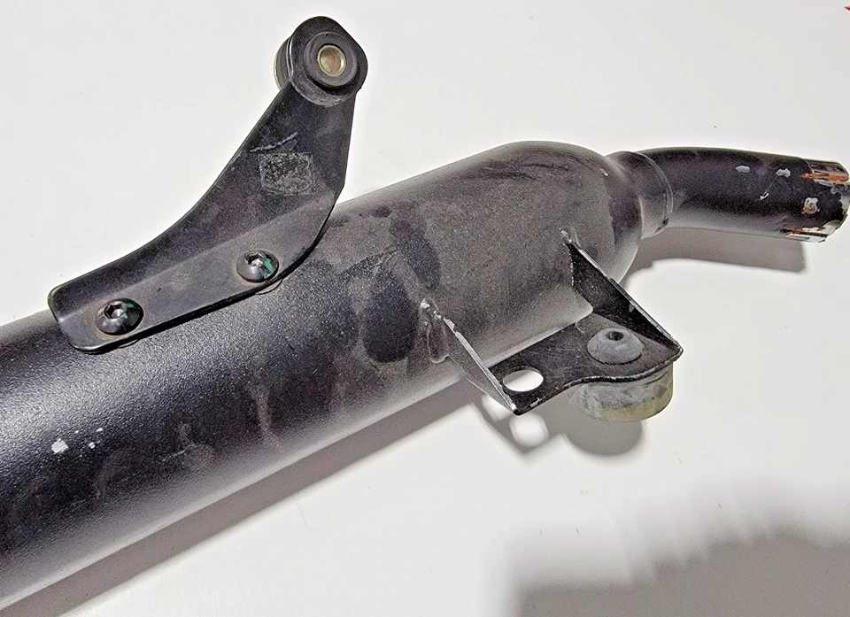 Левосторонний глушитель выхлопной системы 2006-2014 Triumph Bonneville T100 2202652 - Изображение 4 из 4