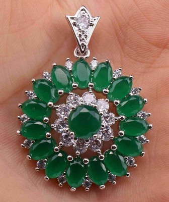 2Ct Simulated Emerald Diamond 18K White Gold Plated Silver Sun Flower Pendant