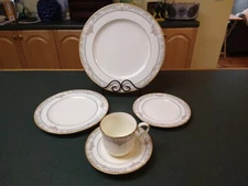 Noritake Barrymore Bone China 5 Piece Place Setting 9737 Japan EXC