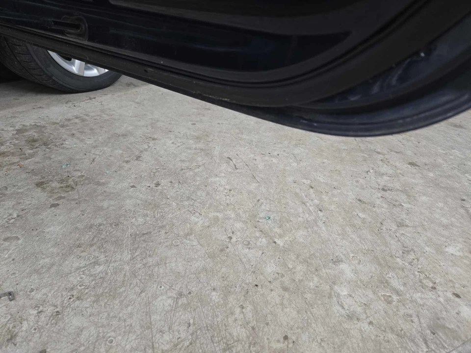 Used Front Right Door Assembly Front fits: 2011 Volkswagen Eos electric Front Ri Foto 3 de 4