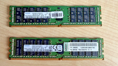 2x SAMSUNG 16GB DDR4 ECC REG PC4-2133P M393A2G40DB0-CPB