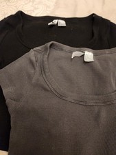 H&M Set of 2 Black And Gray Cropped Tops in S...